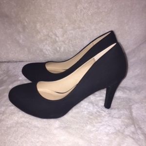 Y-Not Roger High Heel Pumps